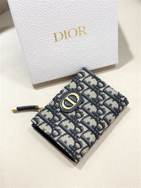 Dior 30 montaigne wallet